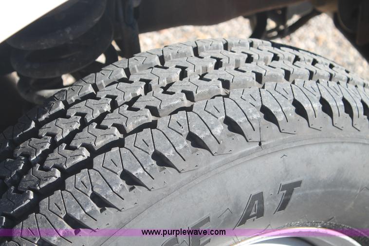 image for item H1683 2006 Ford F350 Super Duty SuperCab utility truck