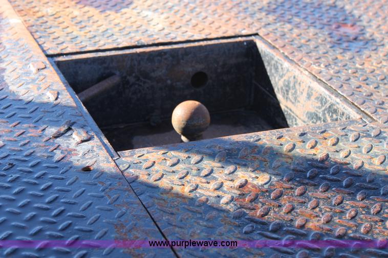 image for item H1683 2006 Ford F350 Super Duty SuperCab utility truck