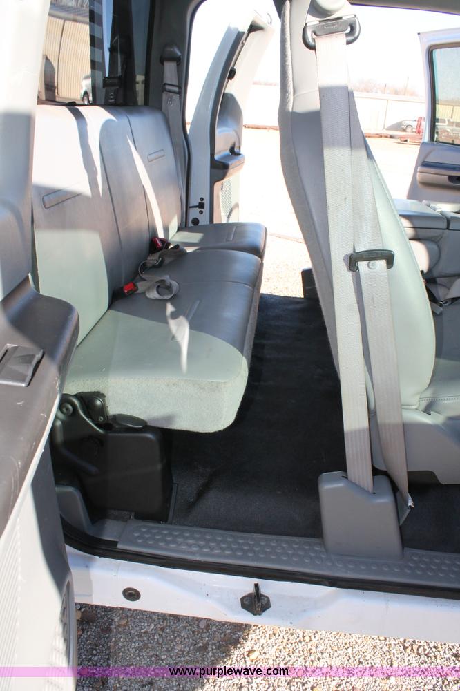 image for item H1683 2006 Ford F350 Super Duty SuperCab utility truck