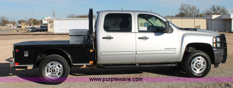 image for item H1692 2011 Chevrolet Silverado 2500HD LT flatbed truck
