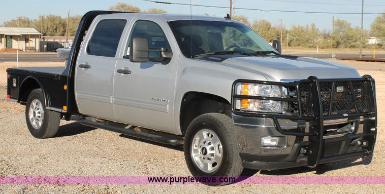 image for item H1692 2011 Chevrolet Silverado 2500HD LT flatbed truck