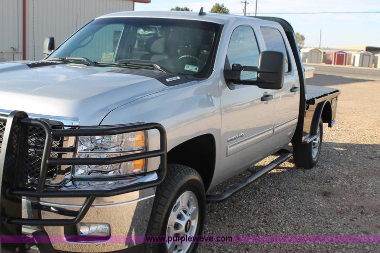 image for item H1692 2011 Chevrolet Silverado 2500HD LT flatbed truck