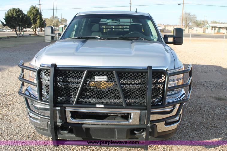 image for item H1692 2011 Chevrolet Silverado 2500HD LT flatbed truck