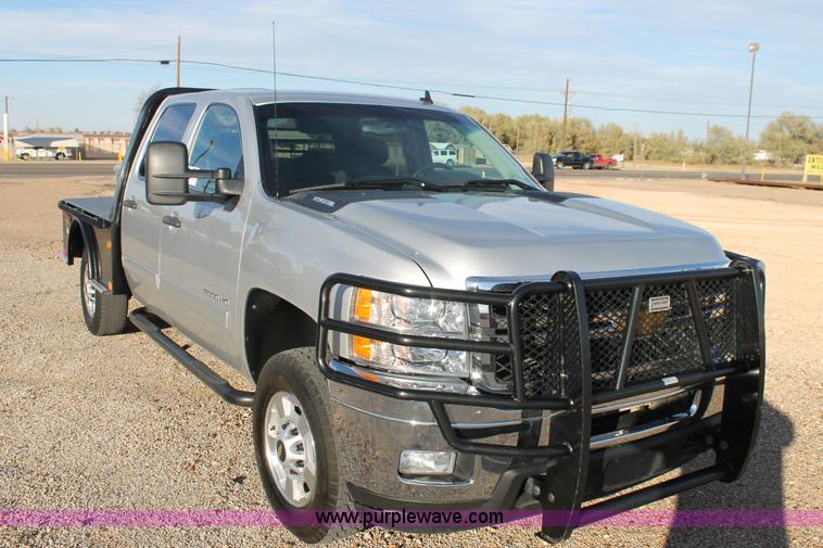 image for item H1692 2011 Chevrolet Silverado 2500HD LT flatbed truck