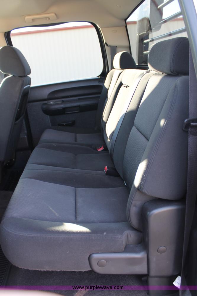 image for item H1692 2011 Chevrolet Silverado 2500HD LT flatbed truck