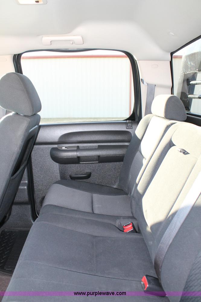 image for item H1692 2011 Chevrolet Silverado 2500HD LT flatbed truck