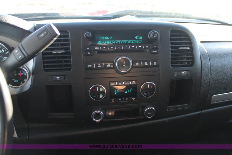 image for item H1692 2011 Chevrolet Silverado 2500HD LT flatbed truck