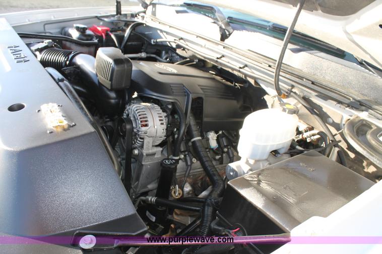 image for item H1692 2011 Chevrolet Silverado 2500HD LT flatbed truck