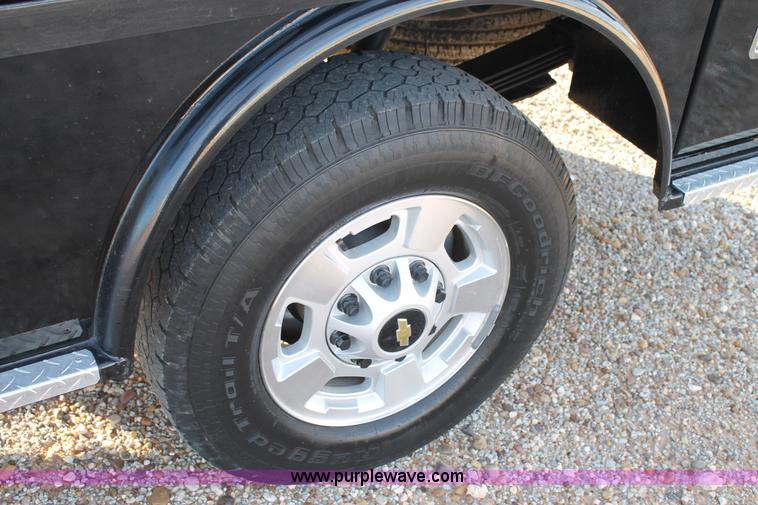 image for item H1692 2011 Chevrolet Silverado 2500HD LT flatbed truck