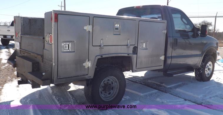 image for item H1906 2004 Ford F350 Super Duty XLT utility truck
