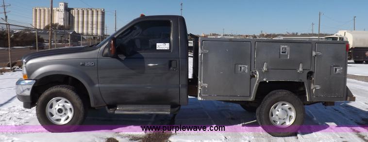 image for item H1906 2004 Ford F350 Super Duty XLT utility truck