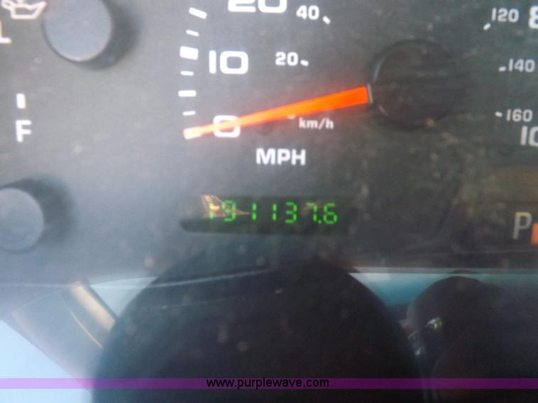 image for item H1906 2004 Ford F350 Super Duty XLT utility truck