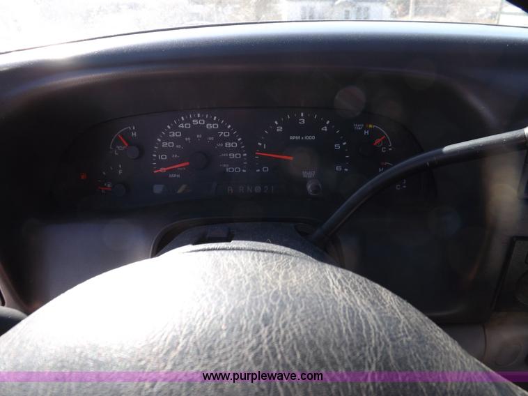 image for item H1906 2004 Ford F350 Super Duty XLT utility truck