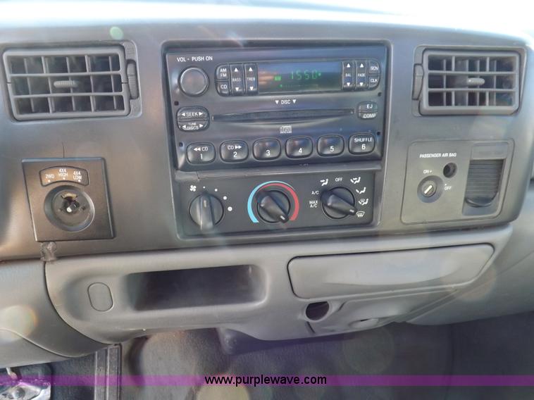 image for item H1906 2004 Ford F350 Super Duty XLT utility truck