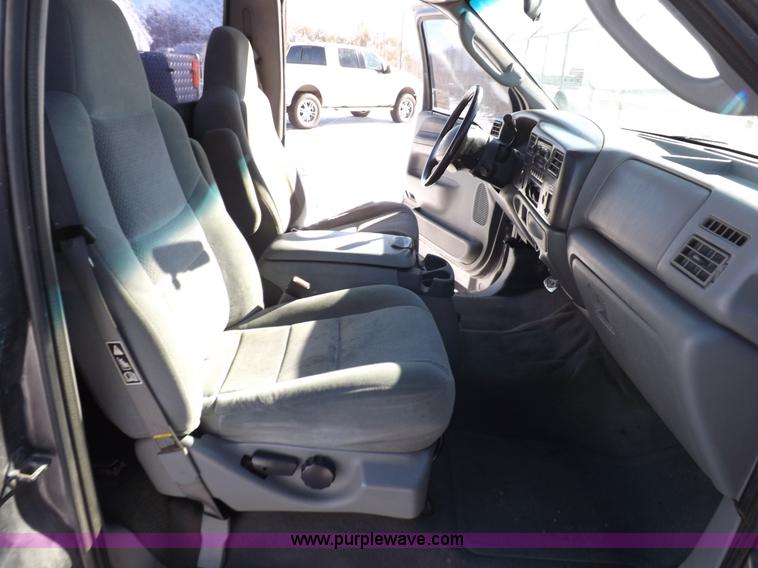 image for item H1906 2004 Ford F350 Super Duty XLT utility truck