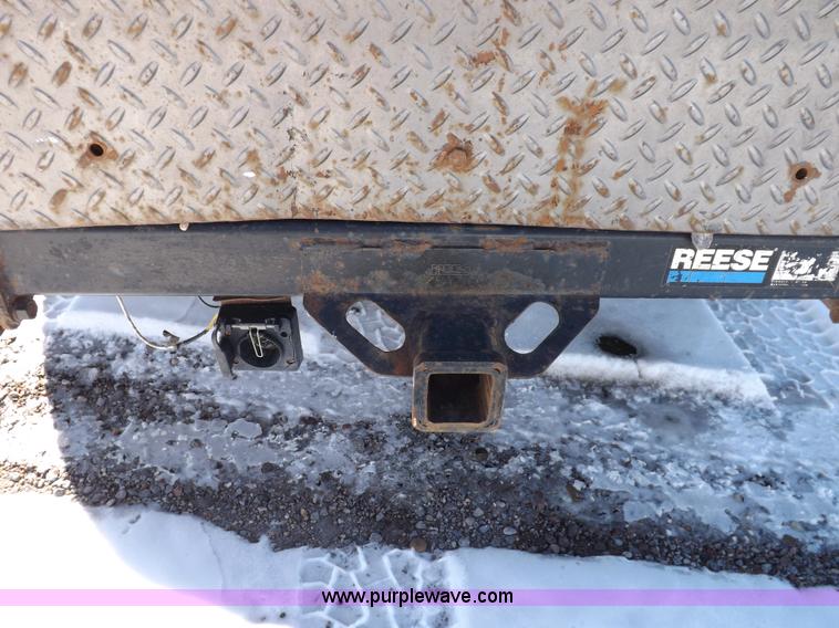 image for item H1906 2004 Ford F350 Super Duty XLT utility truck