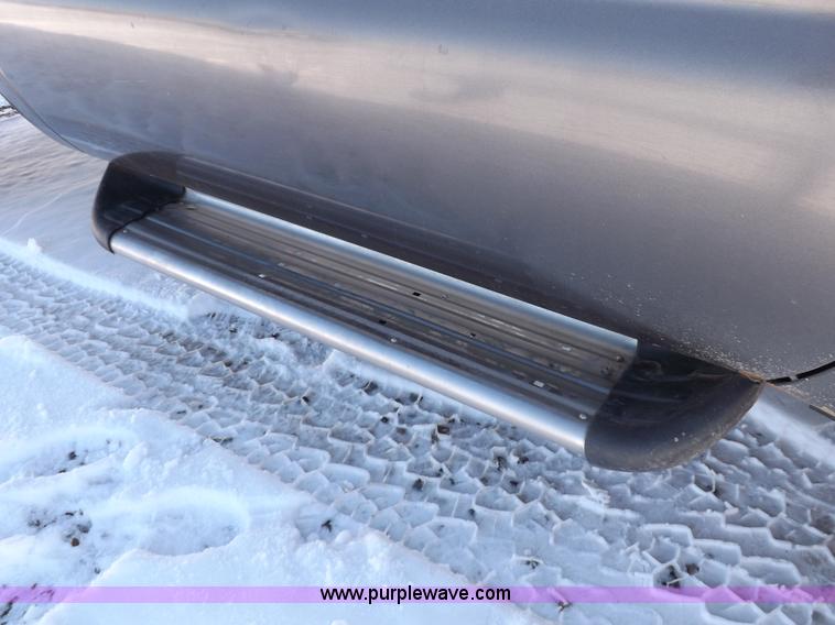 image for item H1906 2004 Ford F350 Super Duty XLT utility truck