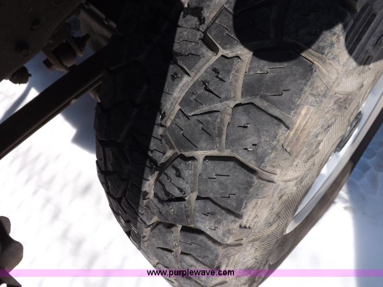 image for item H1906 2004 Ford F350 Super Duty XLT utility truck