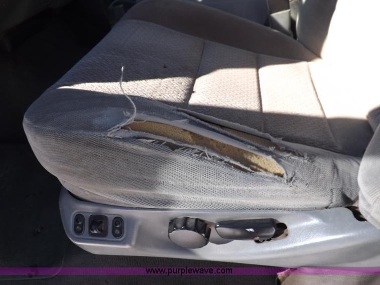 image for item H1906 2004 Ford F350 Super Duty XLT utility truck