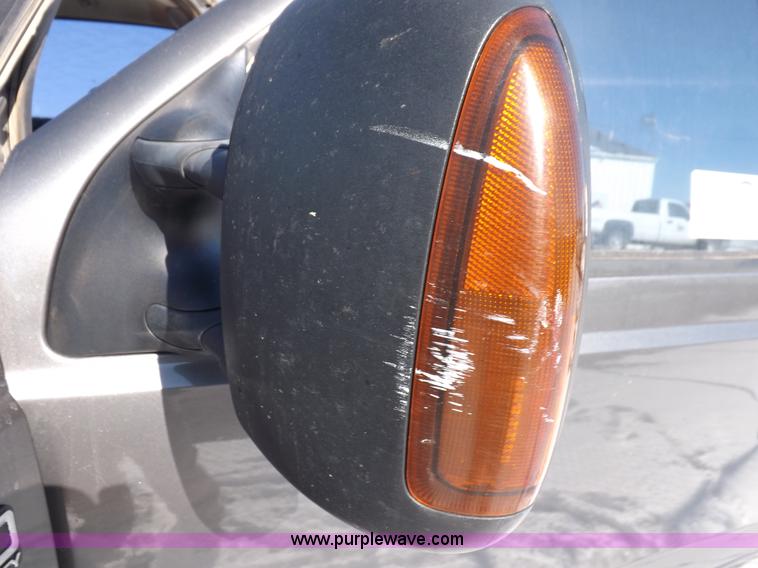 image for item H1906 2004 Ford F350 Super Duty XLT utility truck