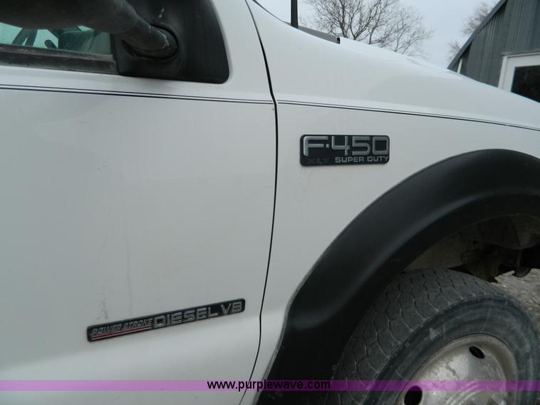 image for item H2315 2000 Ford F450 Super Duty flatbed pickup truck