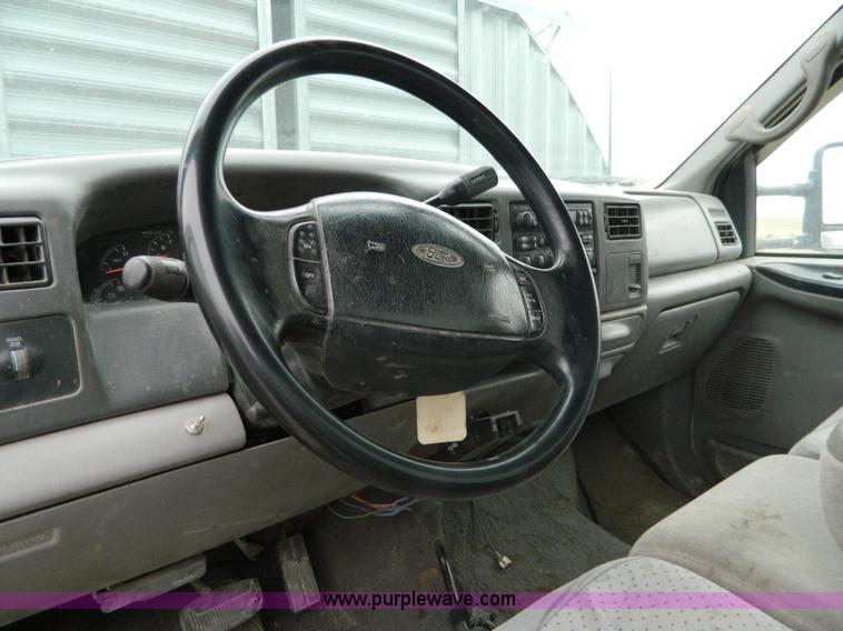 image for item H2315 2000 Ford F450 Super Duty flatbed pickup truck