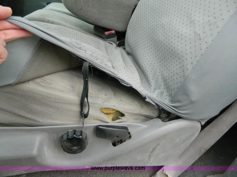 image for item H2315 2000 Ford F450 Super Duty flatbed pickup truck