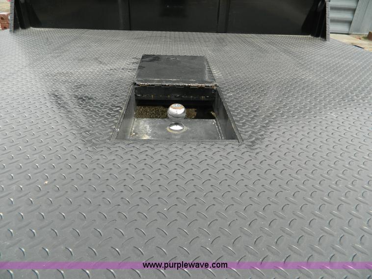 image for item H2315 2000 Ford F450 Super Duty flatbed pickup truck