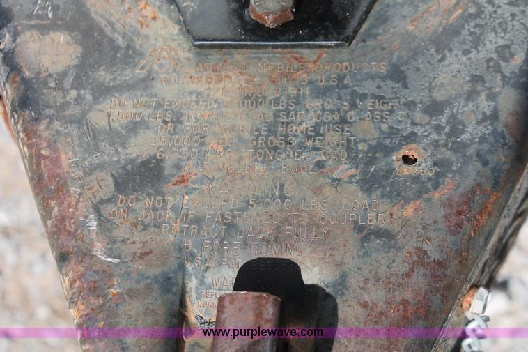 image for item H5511 2000 Continental enclosed cargo trailer