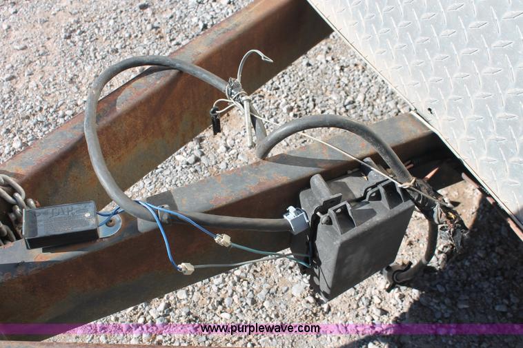 image for item H5511 2000 Continental enclosed cargo trailer