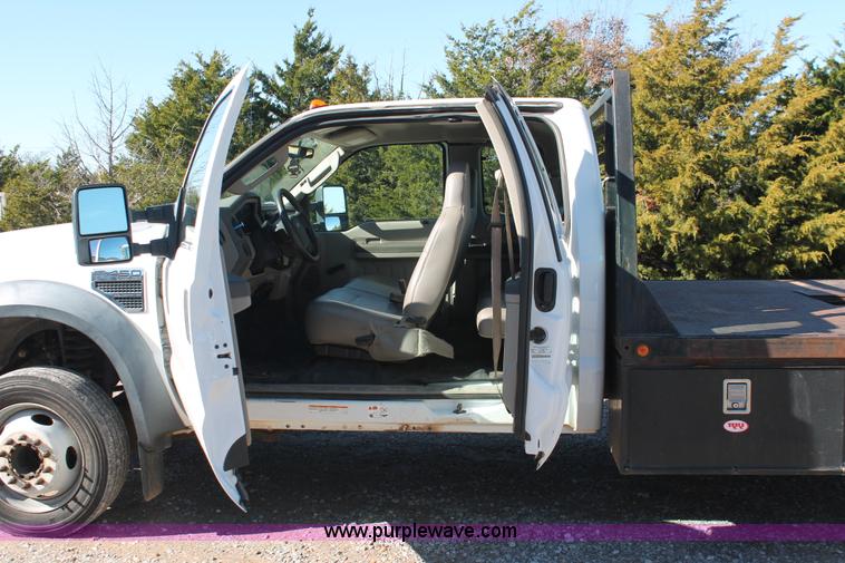 image for item H5520 2008 Ford F450 Super Duty XL SuperCab flatbed truck