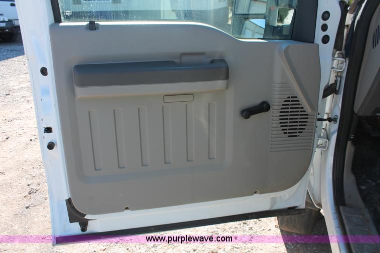 image for item H5520 2008 Ford F450 Super Duty XL SuperCab flatbed truck