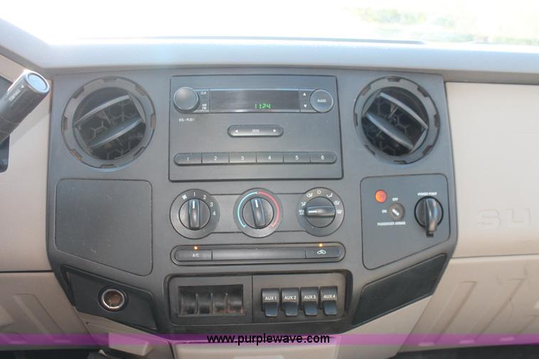 image for item H5520 2008 Ford F450 Super Duty XL SuperCab flatbed truck