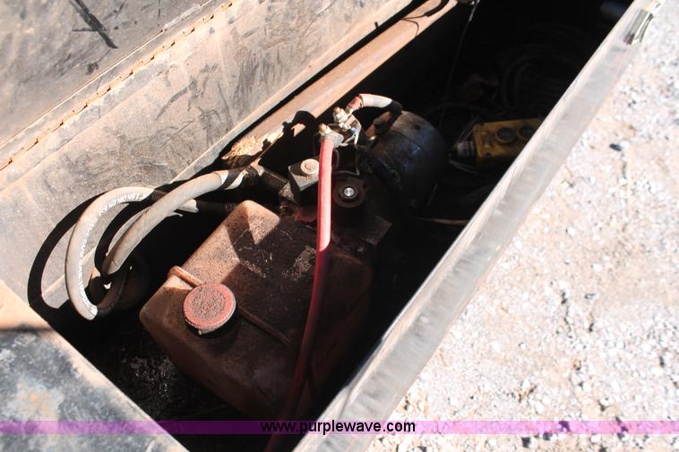 image for item H5521 2007 Horsecreek gooseneck dump trailer