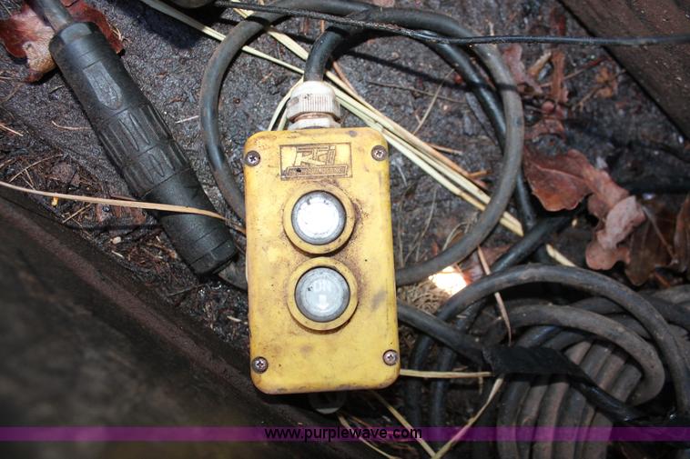 image for item H5521 2007 Horsecreek gooseneck dump trailer