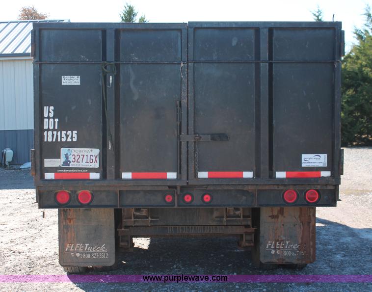 image for item H5522 2006 Diamond Fleetneck Workhorse gooseneck dump trailer