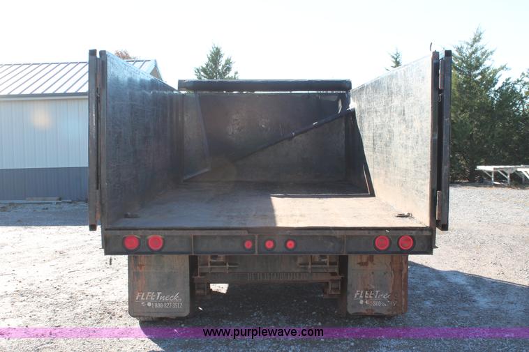 image for item H5522 2006 Diamond Fleetneck Workhorse gooseneck dump trailer