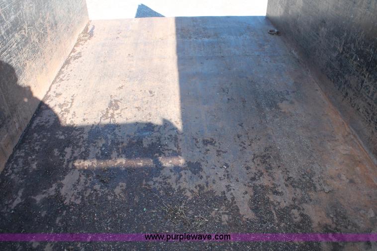image for item H5522 2006 Diamond Fleetneck Workhorse gooseneck dump trailer