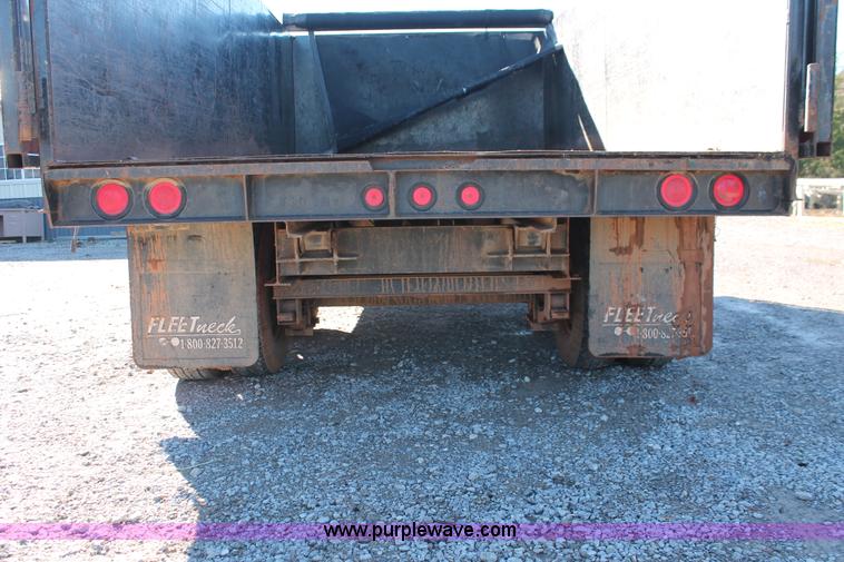 image for item H5522 2006 Diamond Fleetneck Workhorse gooseneck dump trailer