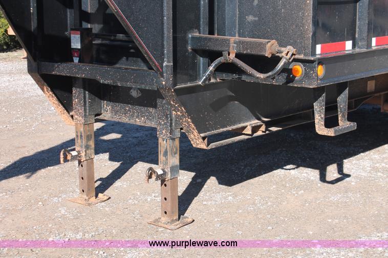 image for item H5522 2006 Diamond Fleetneck Workhorse gooseneck dump trailer