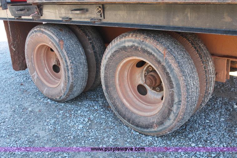 image for item H5522 2006 Diamond Fleetneck Workhorse gooseneck dump trailer