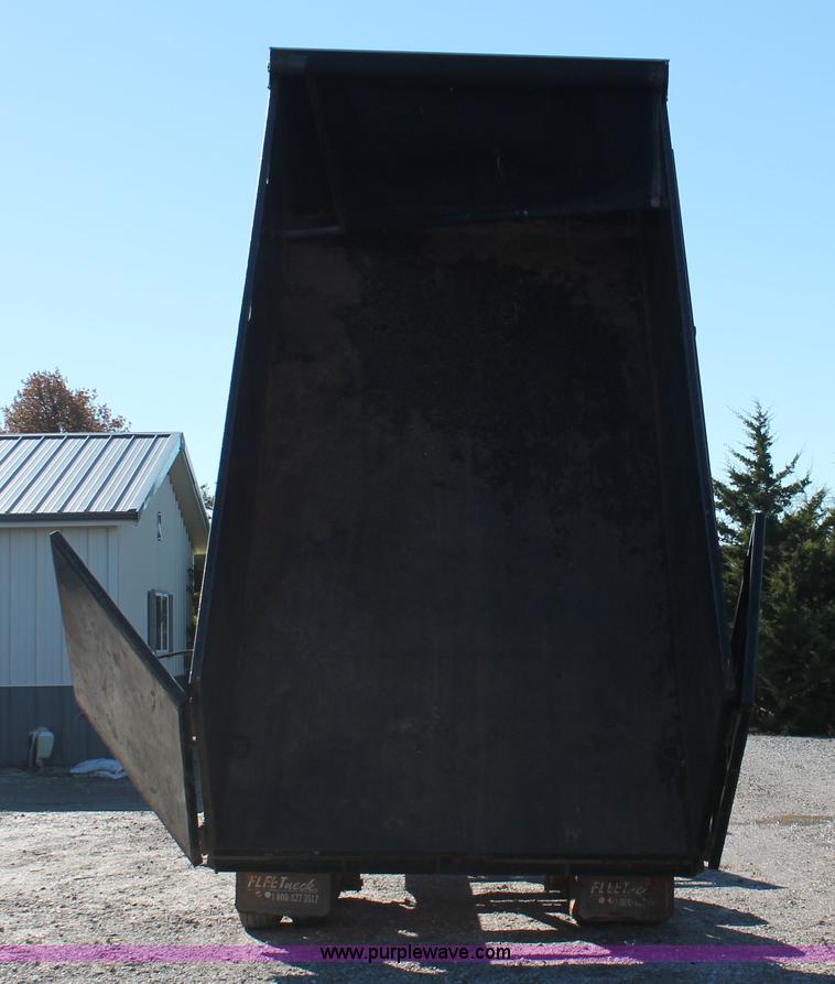 image for item H5522 2006 Diamond Fleetneck Workhorse gooseneck dump trailer