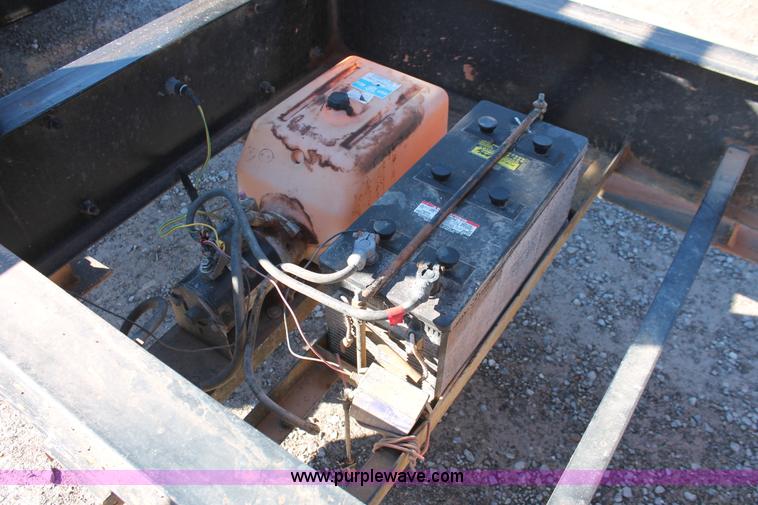 image for item H5522 2006 Diamond Fleetneck Workhorse gooseneck dump trailer