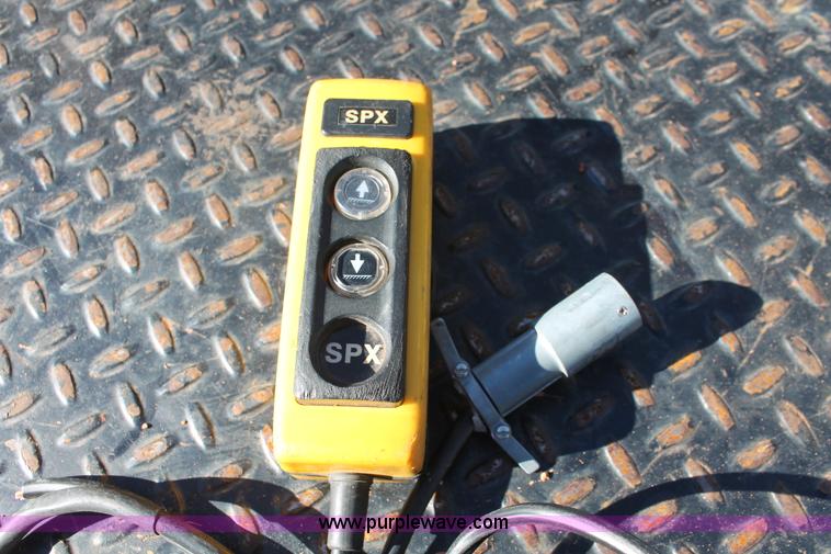 image for item H5522 2006 Diamond Fleetneck Workhorse gooseneck dump trailer