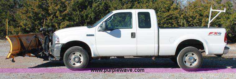 image for item H5523 2007 Ford F250 Super Duty XL FX4 Off-Road SuperCab pickup truck