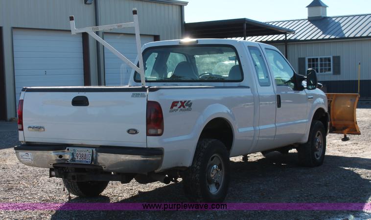 image for item H5523 2007 Ford F250 Super Duty XL FX4 Off-Road SuperCab pickup truck