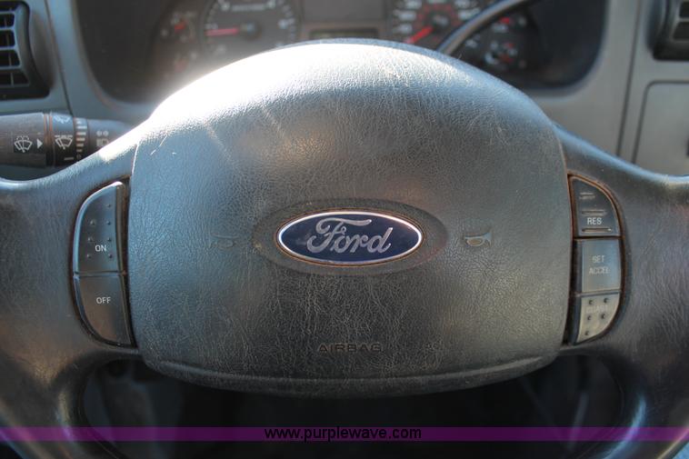 image for item H5523 2007 Ford F250 Super Duty XL FX4 Off-Road SuperCab pickup truck