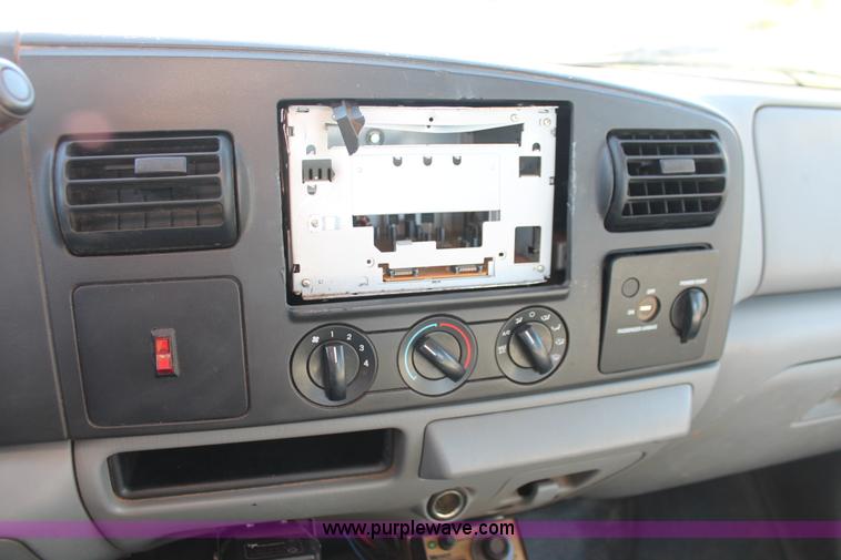 image for item H5523 2007 Ford F250 Super Duty XL FX4 Off-Road SuperCab pickup truck