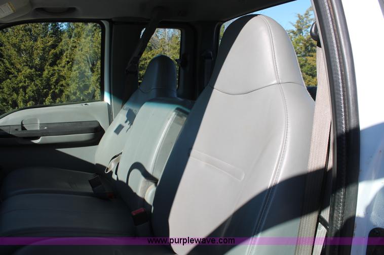 image for item H5523 2007 Ford F250 Super Duty XL FX4 Off-Road SuperCab pickup truck
