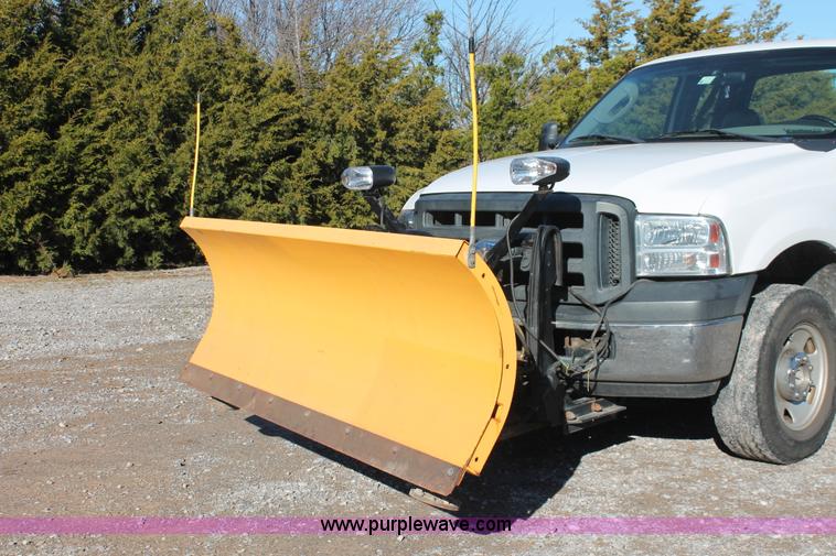 image for item H5523 2007 Ford F250 Super Duty XL FX4 Off-Road SuperCab pickup truck